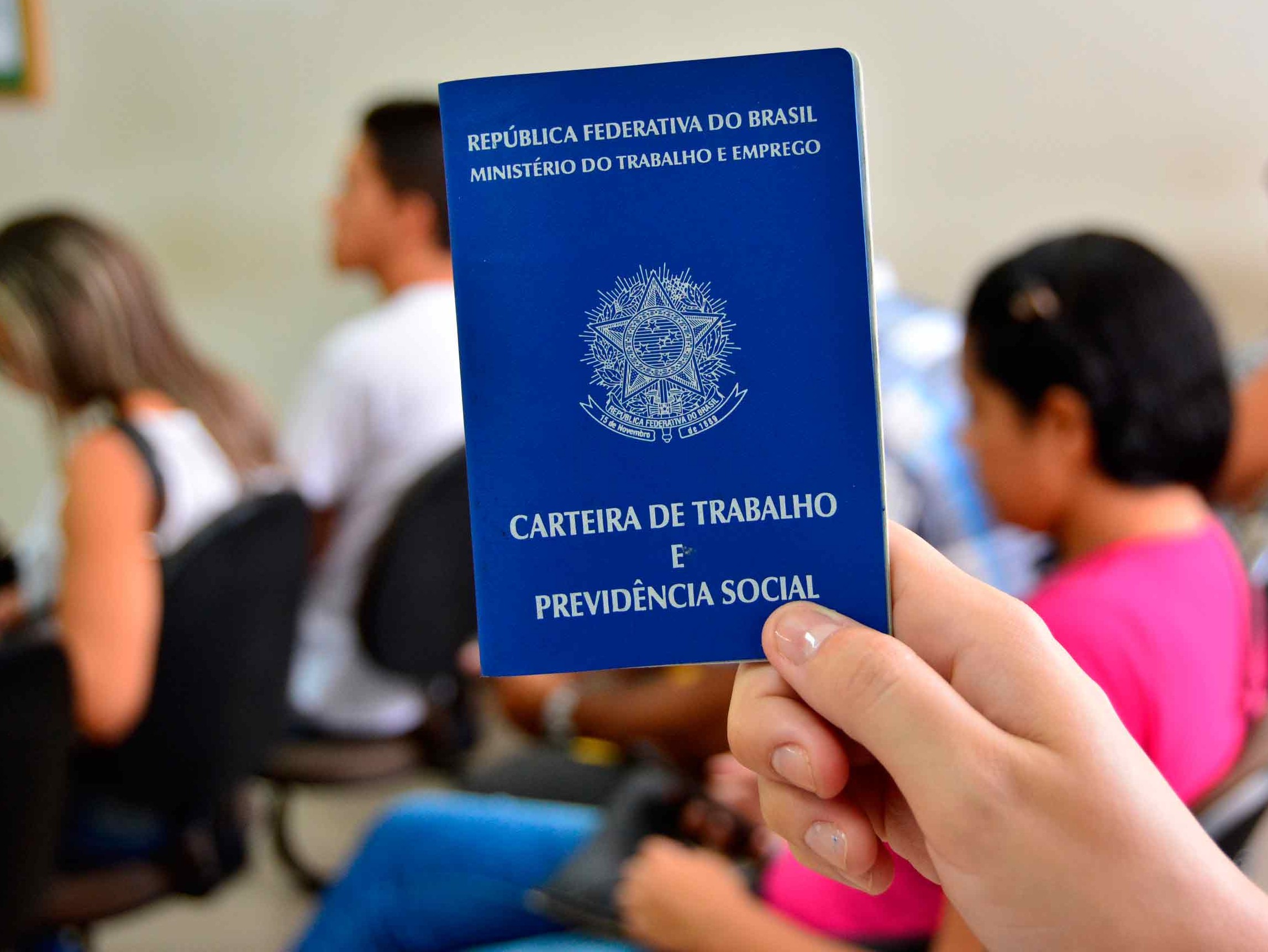 Feirão de Empregos Bretas oferece 150 vagas em cidades do interior de Minas Gerais