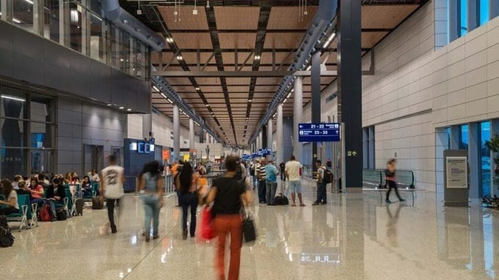 Movimentação de passageiros no BH Airport deve alcançar 1,2 milhão em outubro com ajuda de eventos e recesso escolar