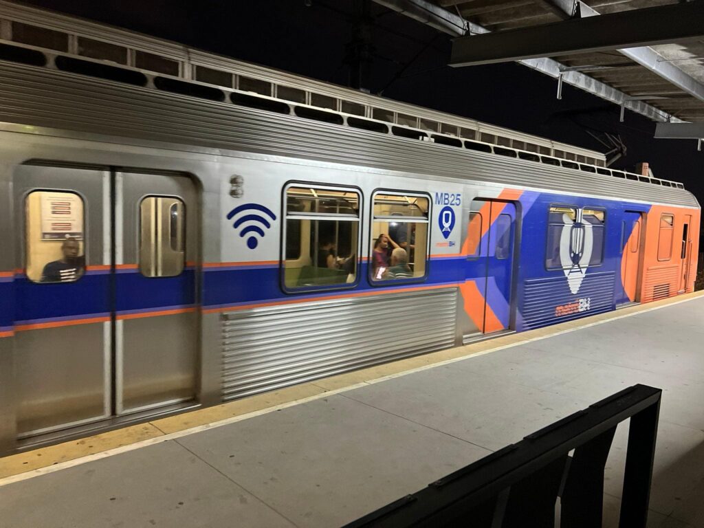 Metrô BH amplia horário de funcionamento para atender compras de Natal