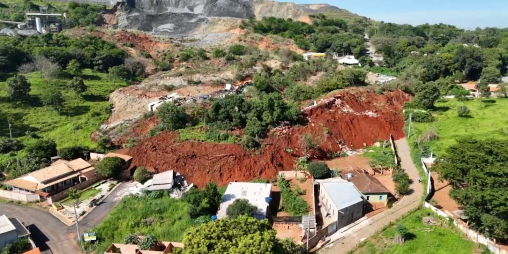 Deslizamento de Rejeitos em Mina de Minas Gerais Deixa 134 Desabrigados e Interdita Moradias
