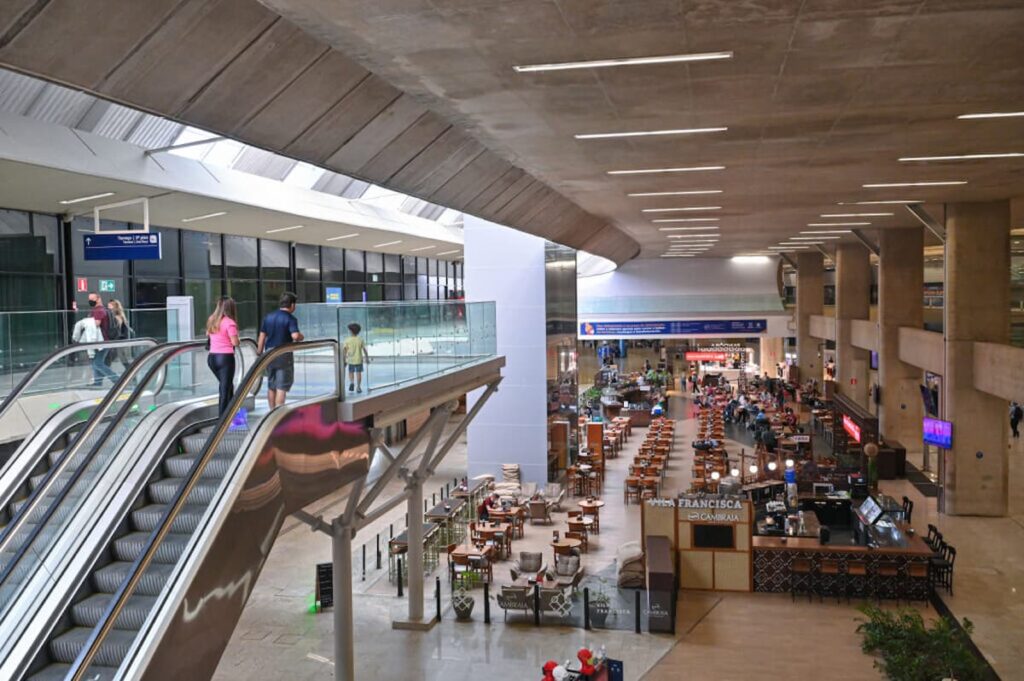 BH Airport abre 200 vagas em lojas e restaurantes no terminal