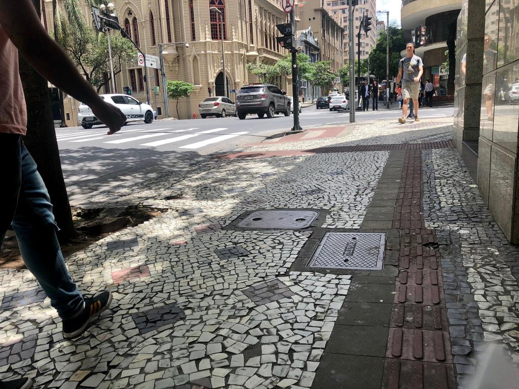Revitalização das calçadas em Belo Horizonte: ações buscam maior acessibilidade e integração nas ruas da capital